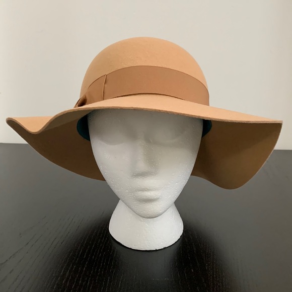 Accessories - Women’s  fashion wool hat